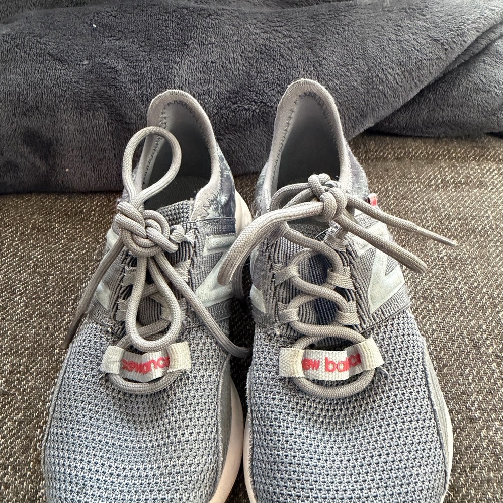 New Balance Fresh Foam Roav Running Shoes Kids Size 10.5 Steel Blue White￼ - Picture 3 of 14